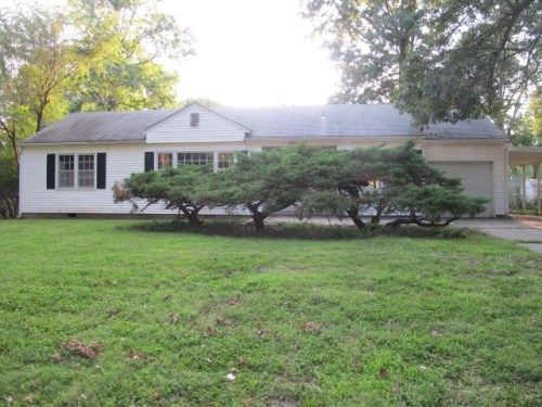8614 Hadley St, Overland Park, KS 66212