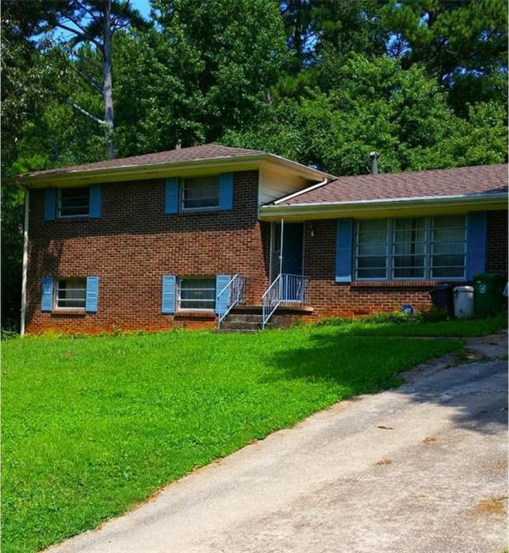 3994 Elmscourt Drive, Stone Mountain, GA 30083