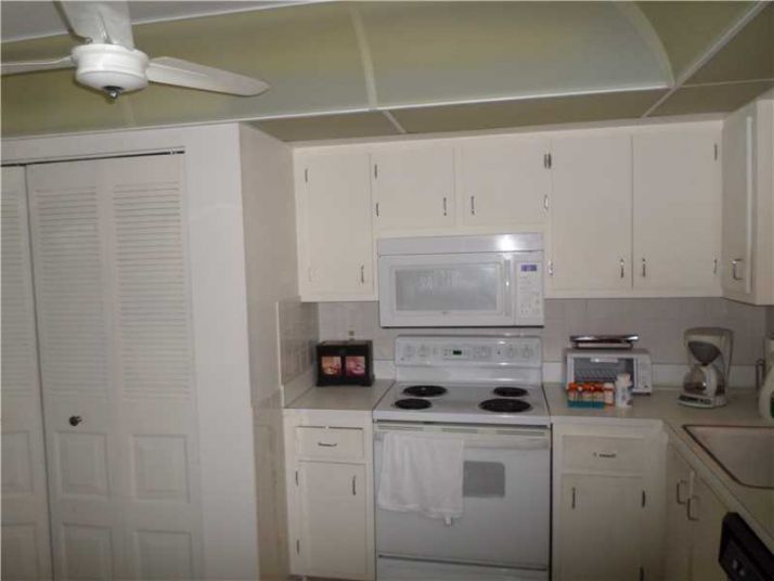 1460 NW 80 AV # 102, Pompano Beach, FL 33063