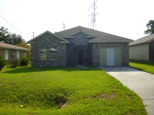 122 N Washington St, Texas City, TX 77591