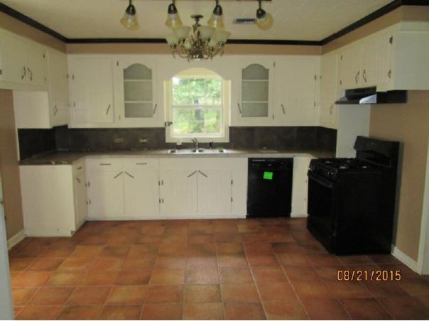 715 Kenney St, Houma, LA 70364