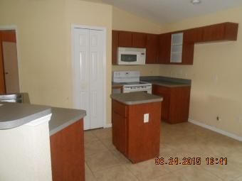 702 Crestview Cir E, Wildwood, FL 34785