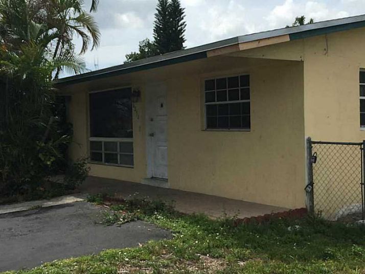 6252 SW 18 ST, Hollywood, FL 33023