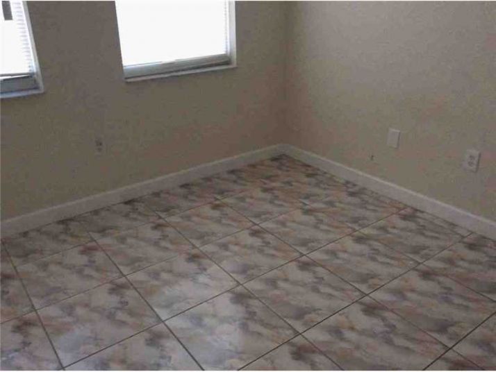 16550 SW 37 ST, Hollywood, FL 33027