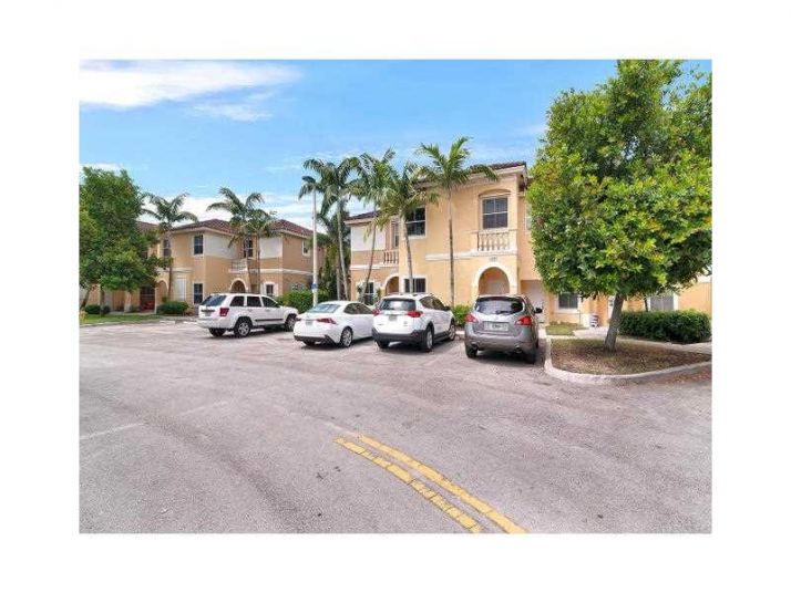 14062 SW 49TH ST # 12, Hollywood, FL 33027