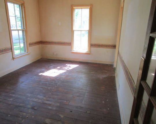 211 W Maple St, Vicksburg, MI 49097