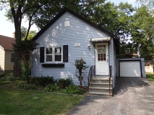 420 S Linden Ave, Westmont, IL 60559
