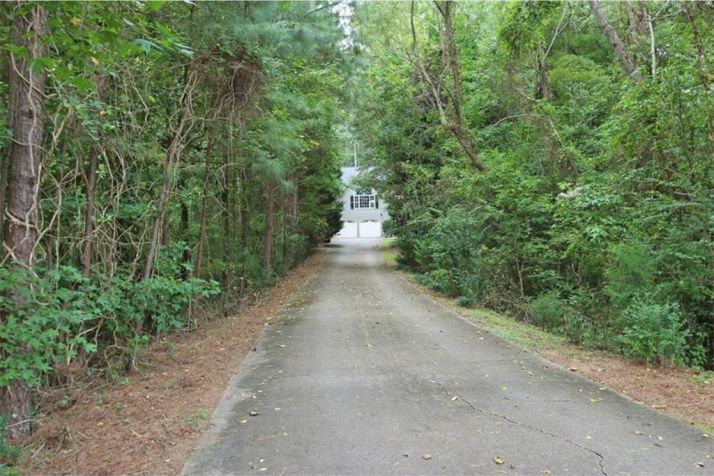 6323 Cheatham Lake Drive Nw, Acworth, GA 30101