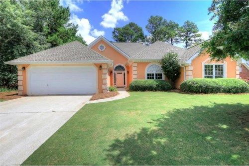 530 Wyndham Place Circle, Lawrenceville, GA 30044