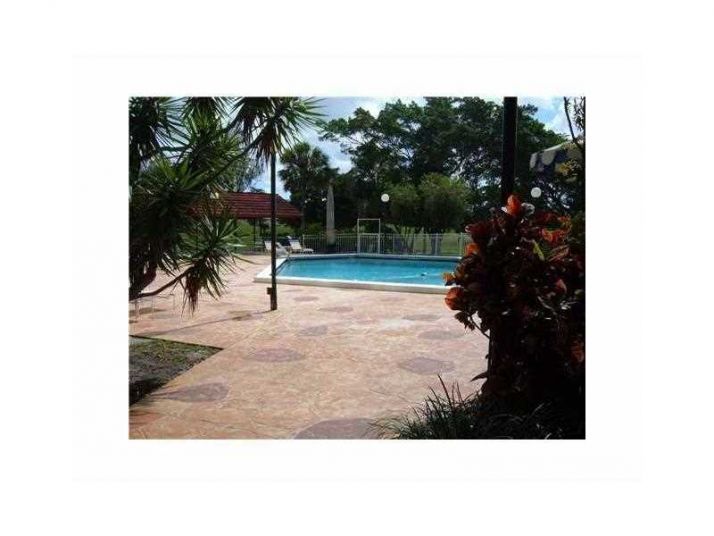 7051 ENVIRON BL # 537, Fort Lauderdale, FL 33319