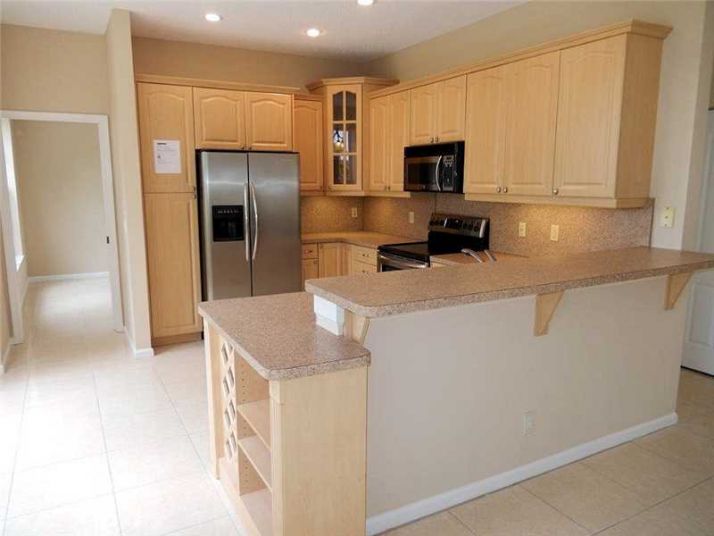 7560 NW 29TH ST, Pompano Beach, FL 33063