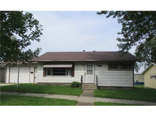 205 9th St, Alton, IA 51003