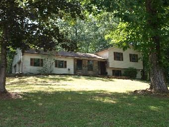 28 Pinecrest Lane, Baltic, CT 06330