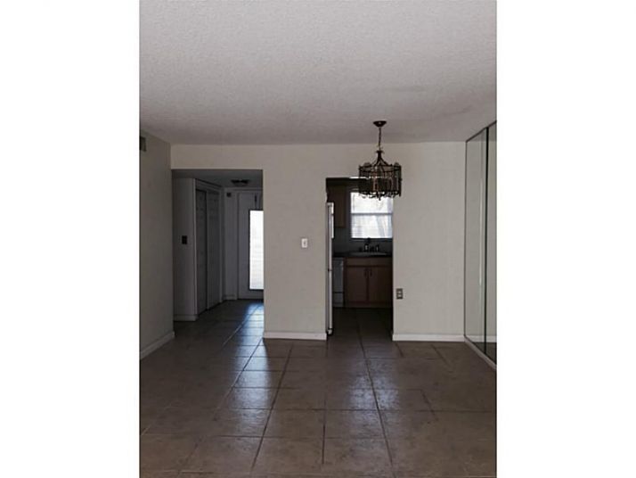 8305 SUNRISE LAKES BL # 208, Fort Lauderdale, FL 33322