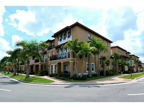 1006 SW 147 AV # 10601, Hollywood, FL 33027