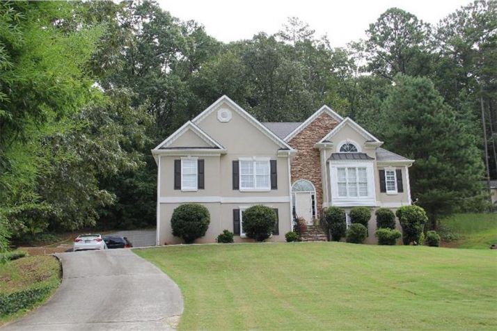 29 Centerport Drive, White, GA 30184