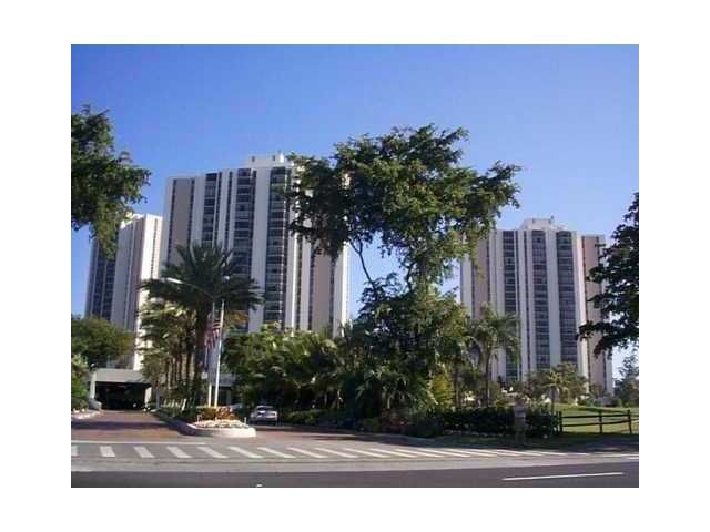 20301 W COUNTRY CLUB DR # 424, Miami, FL 33180