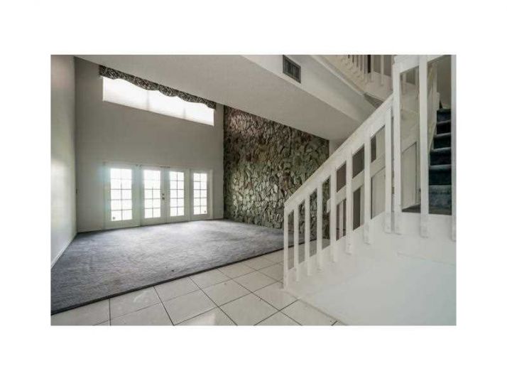 611 NW 203 TE, Hollywood, FL 33029