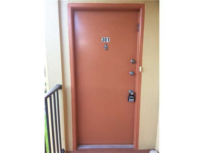 13255 SW 7 CT # 301D, Hollywood, FL 33027