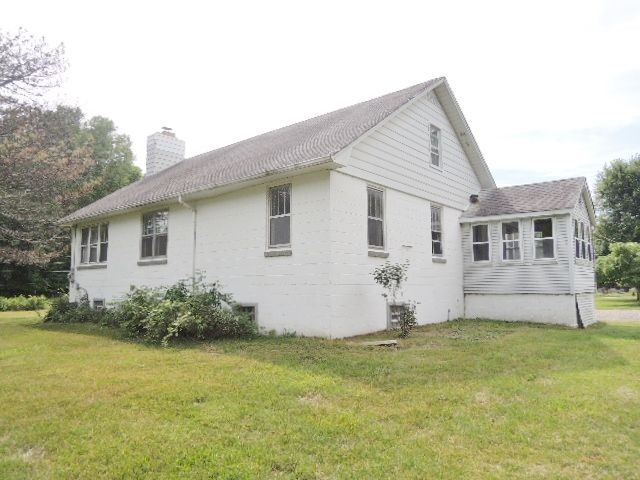 6874 Church Rd, Fair Haven, MI 48023
