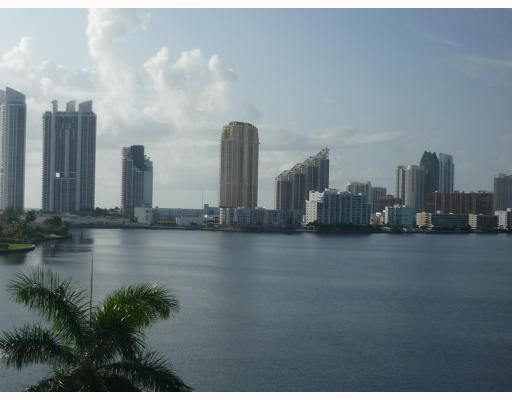 3600 MYSTIC POINTE DR # 717, Miami, FL 33180