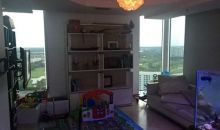 3370 HIDDEN BAY DR # 3411 Miami, FL 33180