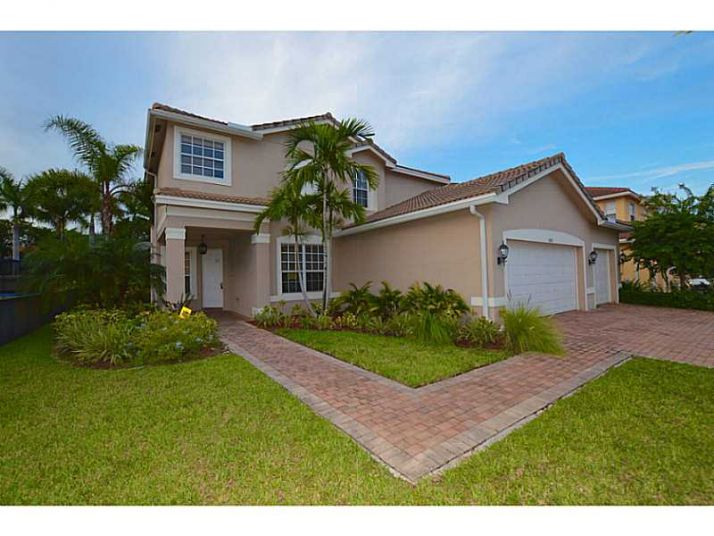 18051 SW 41 ST, Hollywood, FL 33029