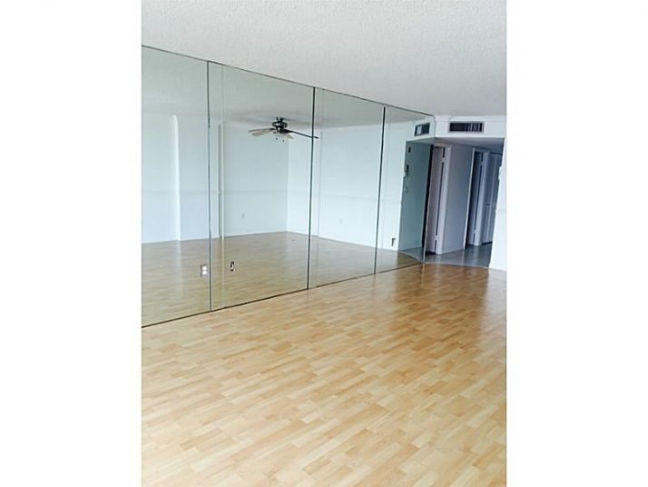 2851 NE 183 ST # 1808, North Miami Beach, FL 33160