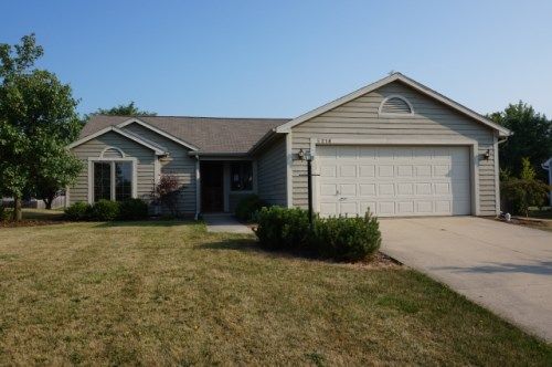 5218 Goldfinch Ln, Fort Wayne, IN 46818