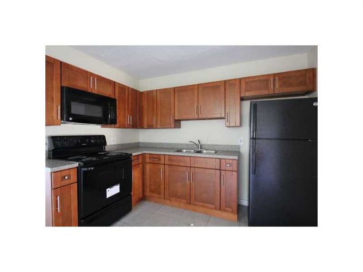 2001 NW 2ND TE, Pompano Beach, FL 33060
