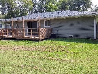 8705 Parkdale Dr, Caseyville, IL 62232