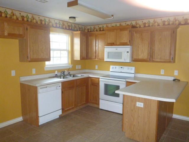 758 Applegate Ln, Lincoln, AR 72744