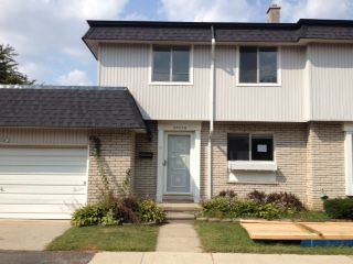 28076 Universal Dr, Warren, MI 48092