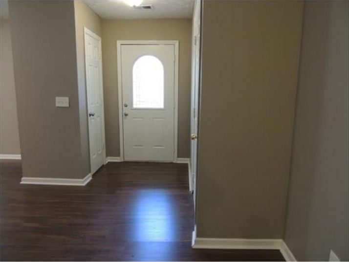 637 Woodcrest Manor Drive, Stone Mountain, GA 30083