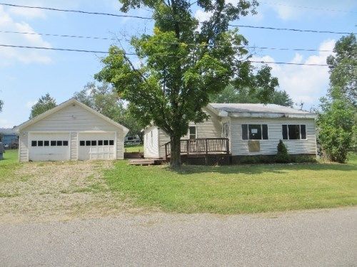 206 Grant St, Rose City, MI 48654