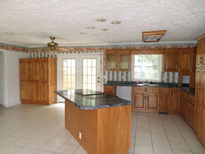 455 Melodie Cir, Henderson, TN 38340