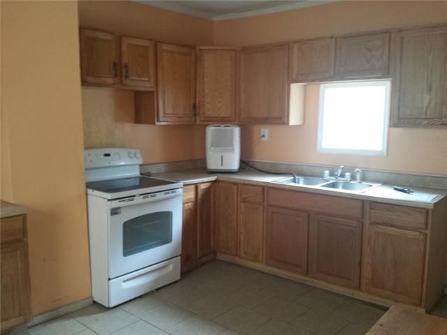 115 W Clay Ave, Hazleton, PA 18202