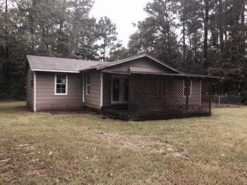 38 Eaves Rd, Picayune, MS 39466
