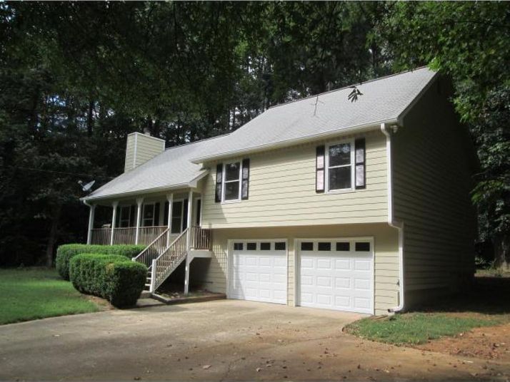 387 Walnut Drive, Woodstock, GA 30189