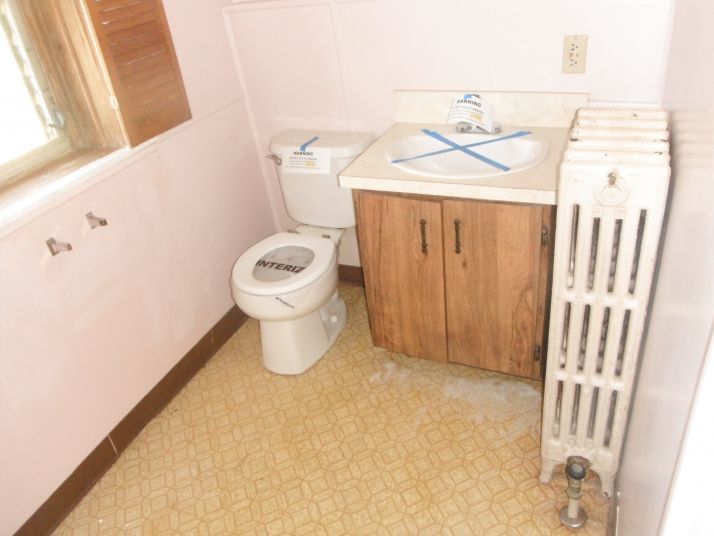 1056 New London Turnpike, Glastonbury, CT 06033
