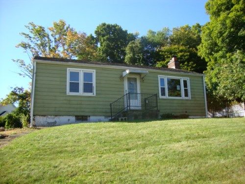 3 Robin Rdg, New Milford, CT 06776