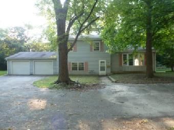 2322 S Rainwater Dr, Decatur, IL 62521