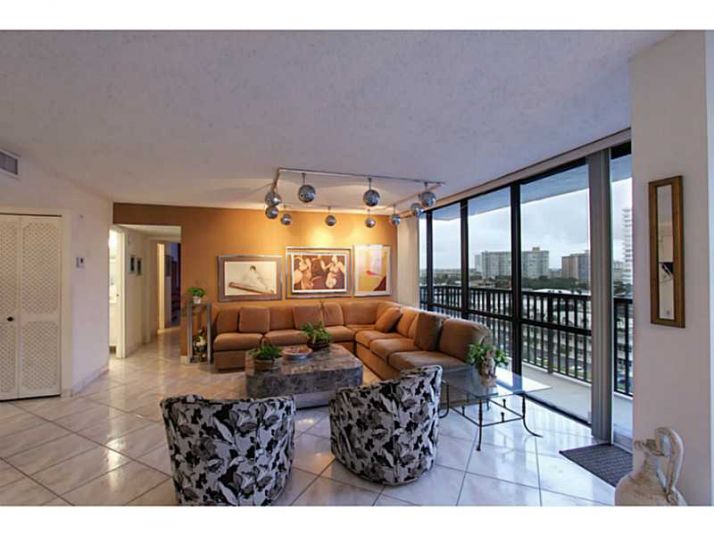 2049 S OCEAN DR # 808, Hallandale, FL 33009