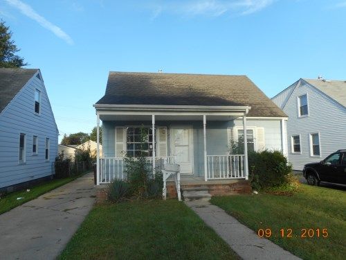 6127 Helen St, Garden City, MI 48135
