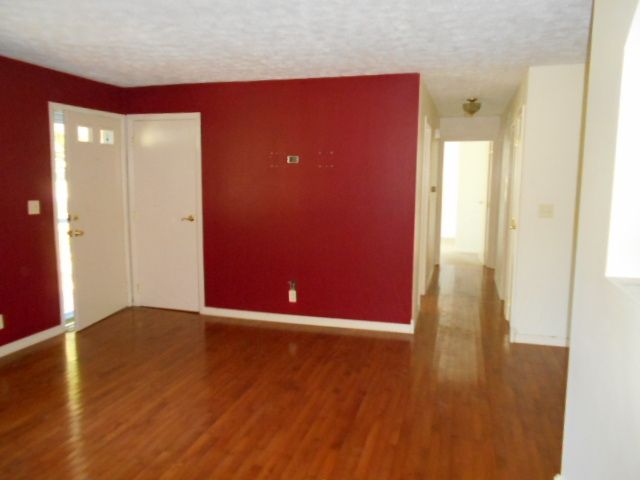 4479 Glenwillow Dr, Batavia, OH 45103