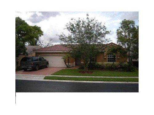 445 SW 198 TE, Hollywood, FL 33029