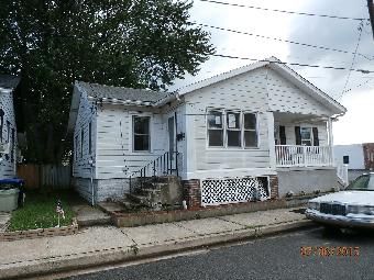 1722 Hewes Ave, Marcus Hook, PA 19061