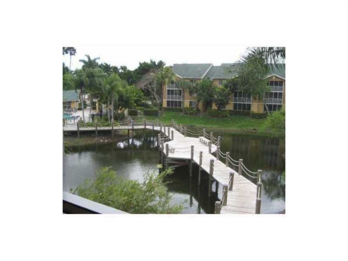 4015 W MCNAB RD # 204D, Pompano Beach, FL 33069