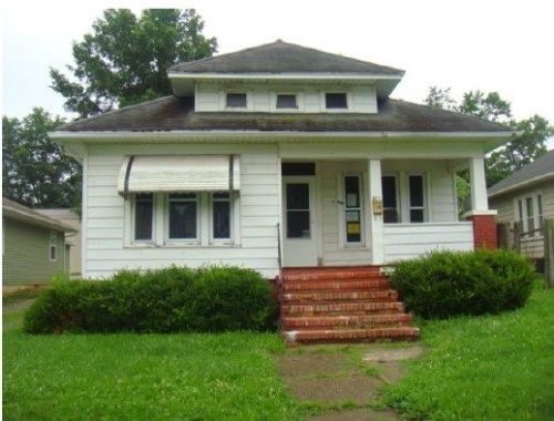 115 W College Street, Harrisburg, IL 62946