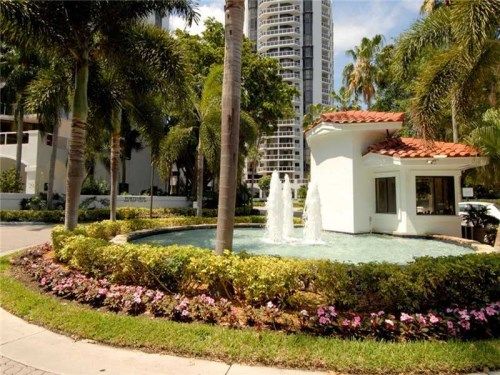 3600 Yacht Club Dr # PH-3, Miami, FL 33180
